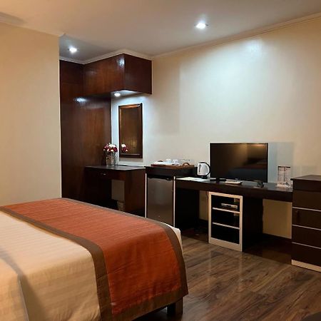 Subic Residencias Olongapo Buitenkant foto
