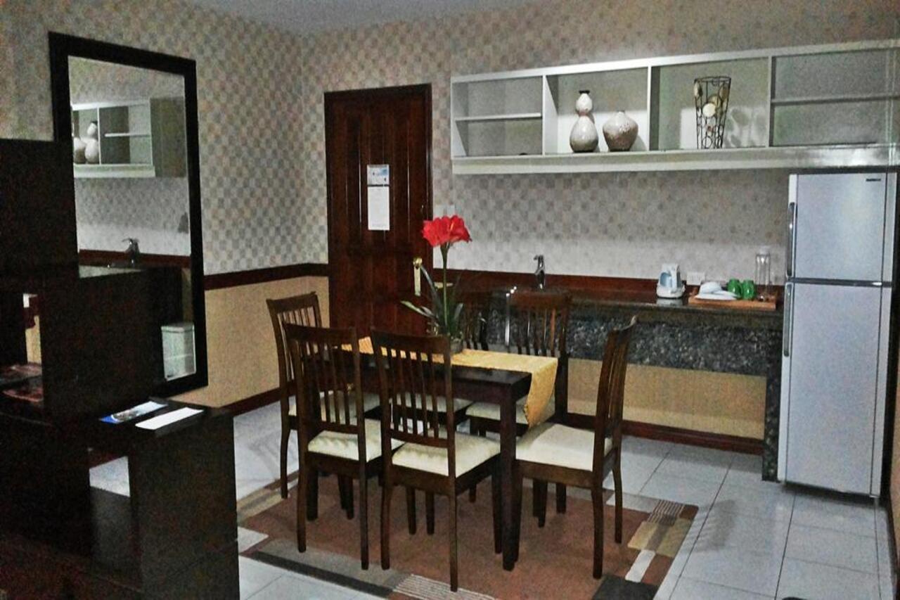 Subic Residencias Olongapo Buitenkant foto