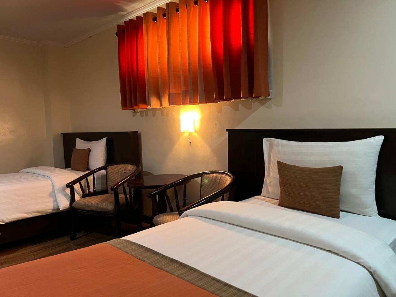 Subic Residencias Olongapo Buitenkant foto