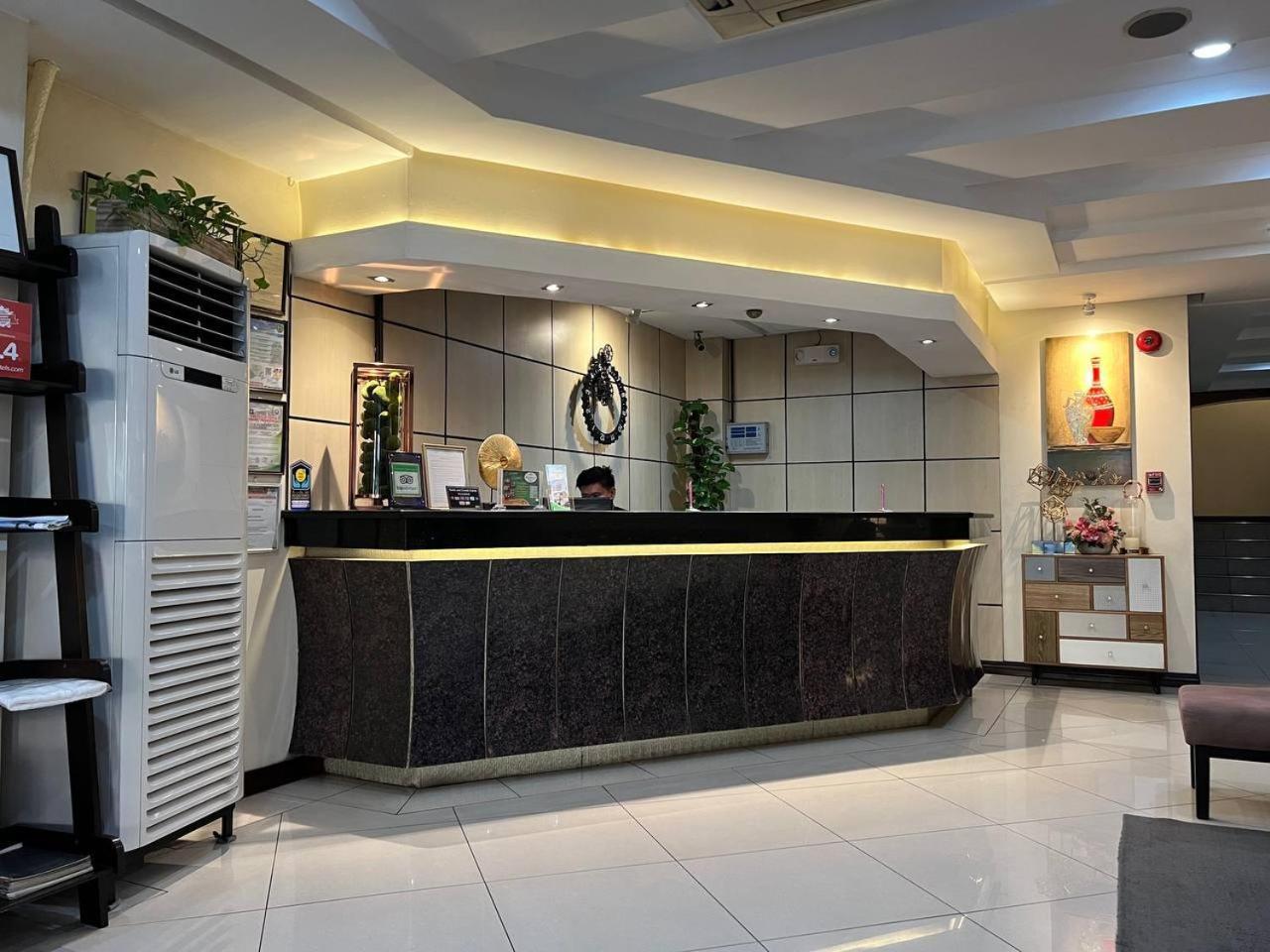 Subic Residencias Olongapo Buitenkant foto
