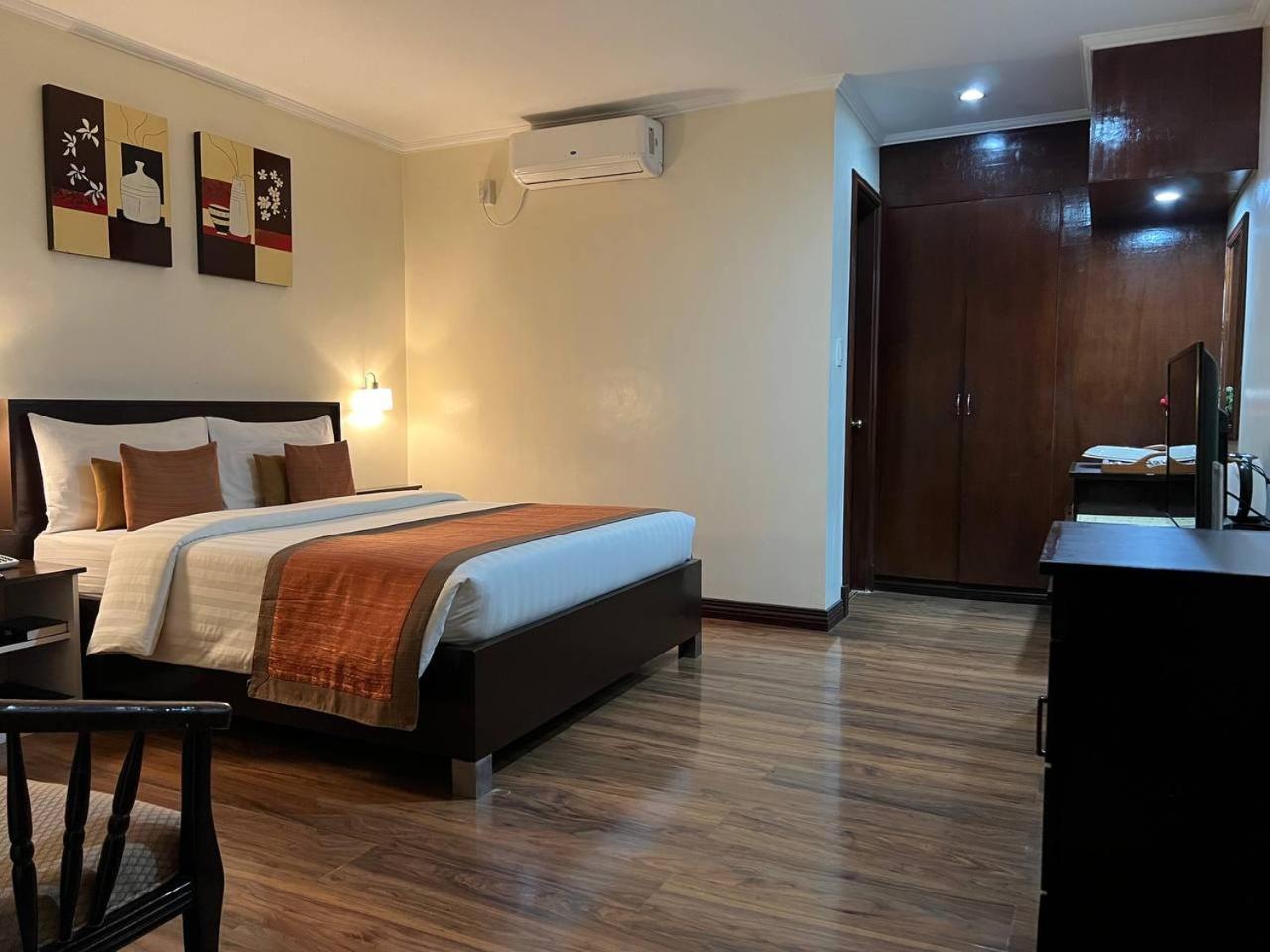 Subic Residencias Olongapo Buitenkant foto