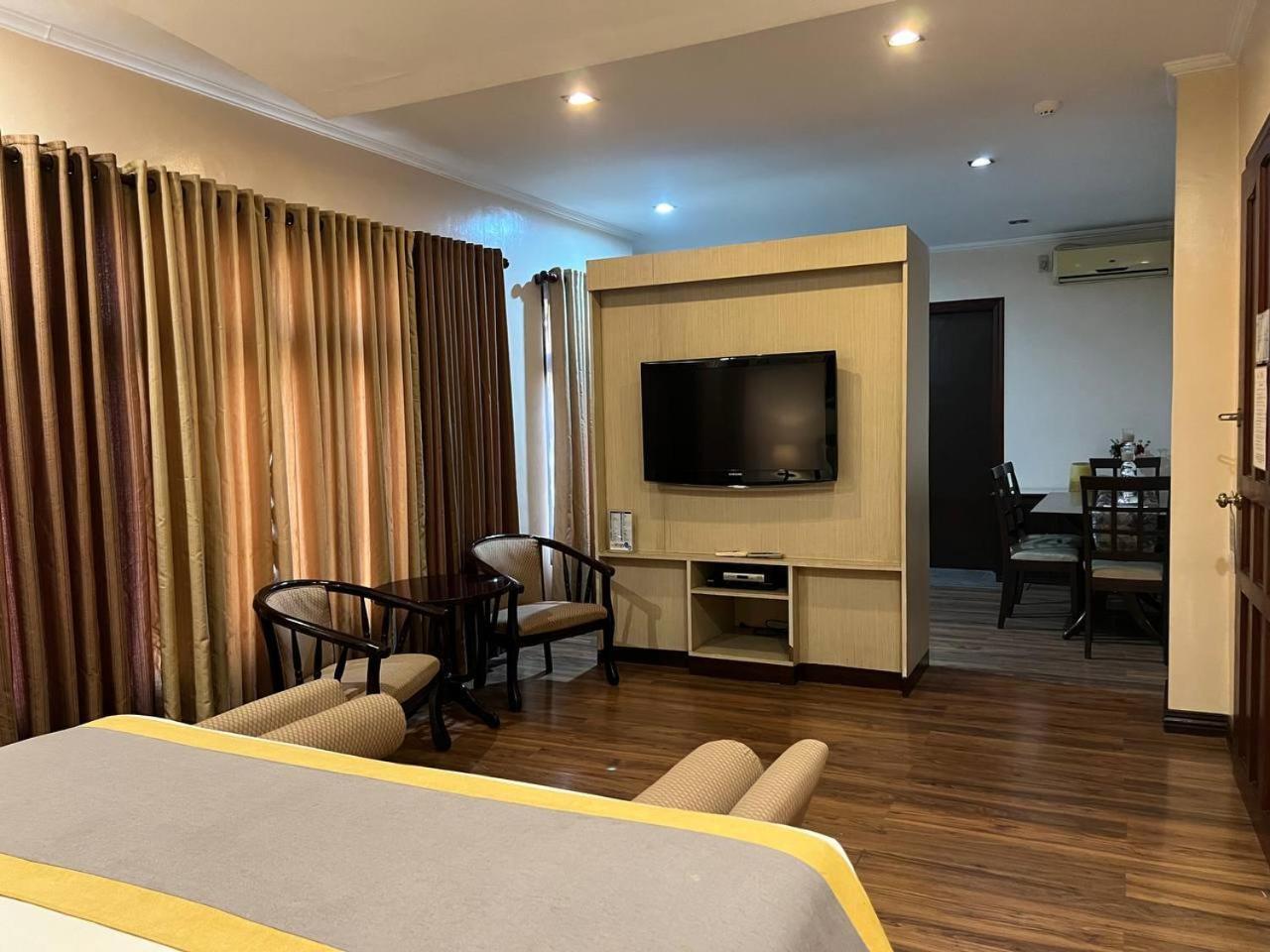 Subic Residencias Olongapo Buitenkant foto