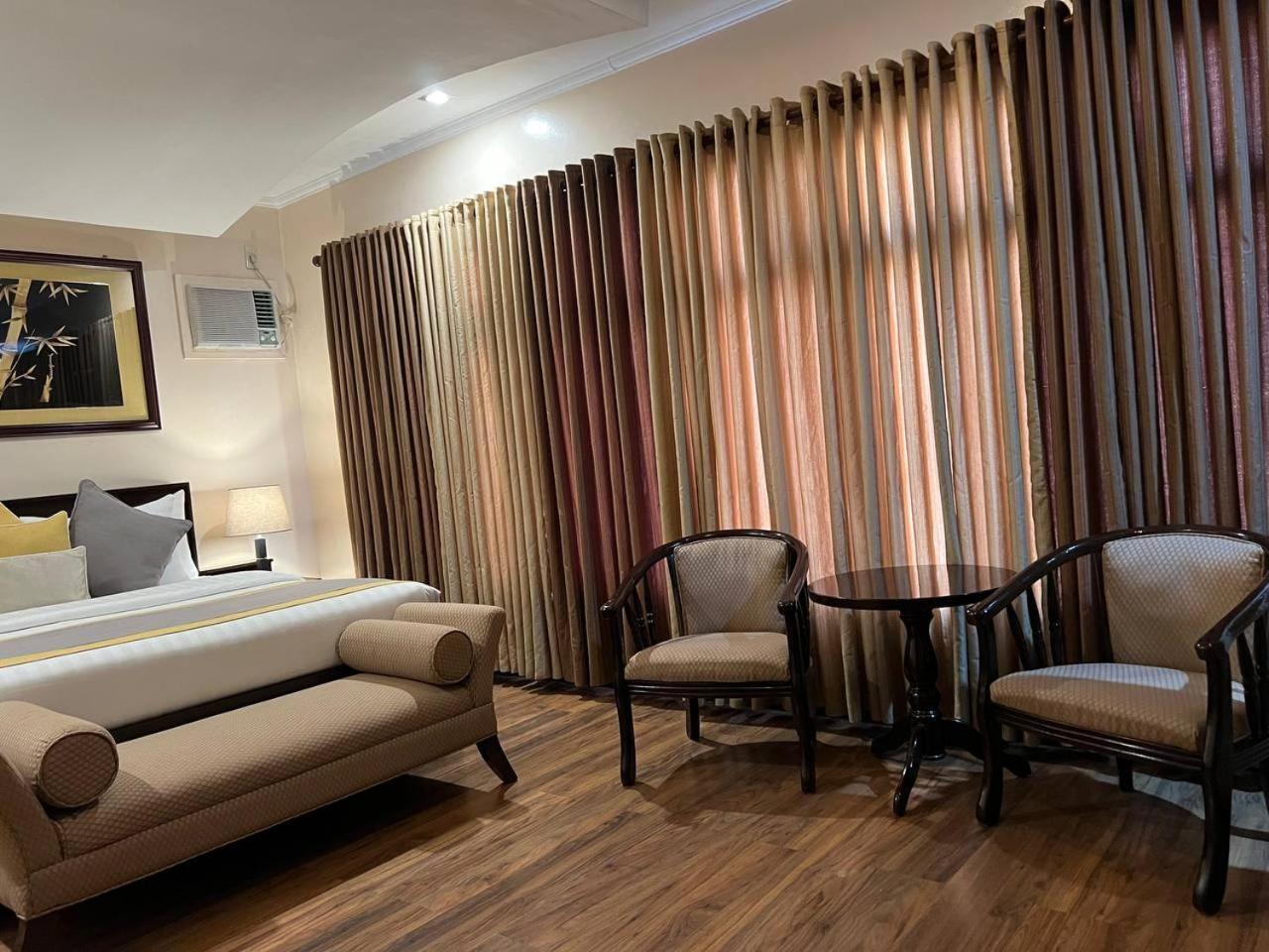 Subic Residencias Olongapo Buitenkant foto
