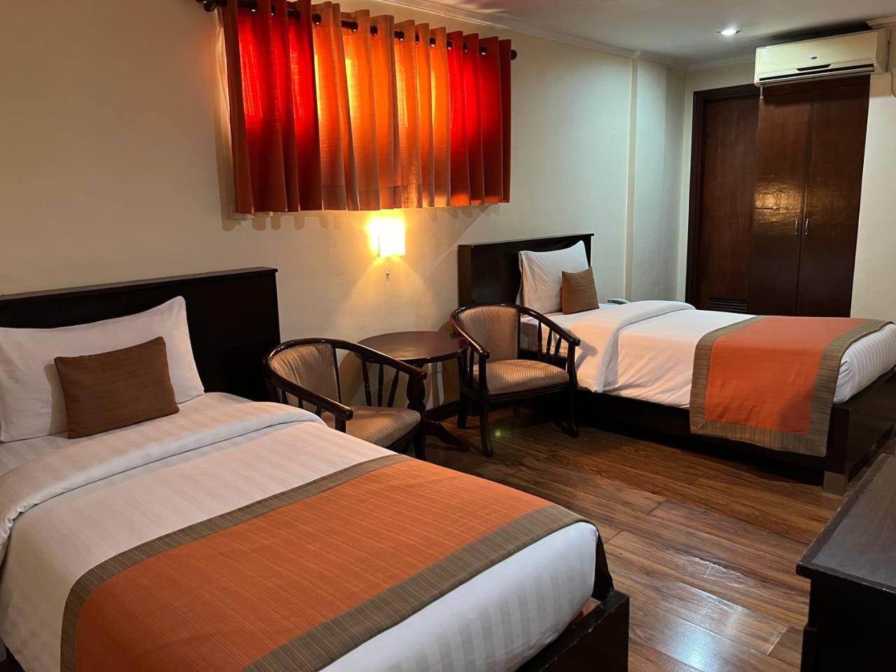 Subic Residencias Olongapo Buitenkant foto