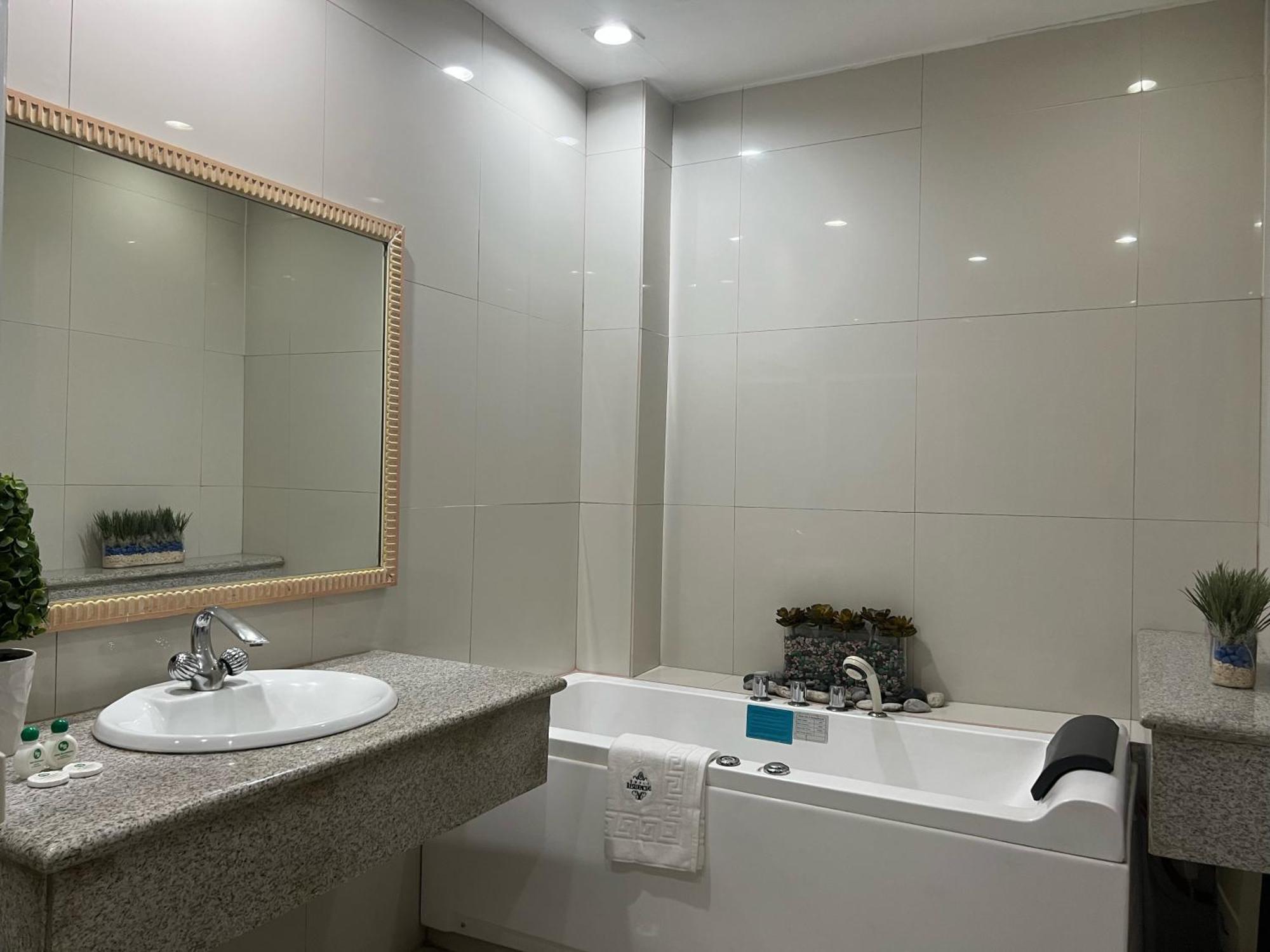Subic Residencias Olongapo Buitenkant foto