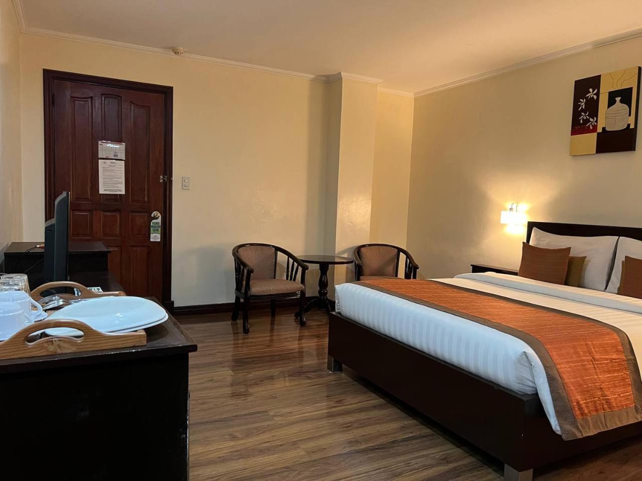 Subic Residencias Olongapo Buitenkant foto