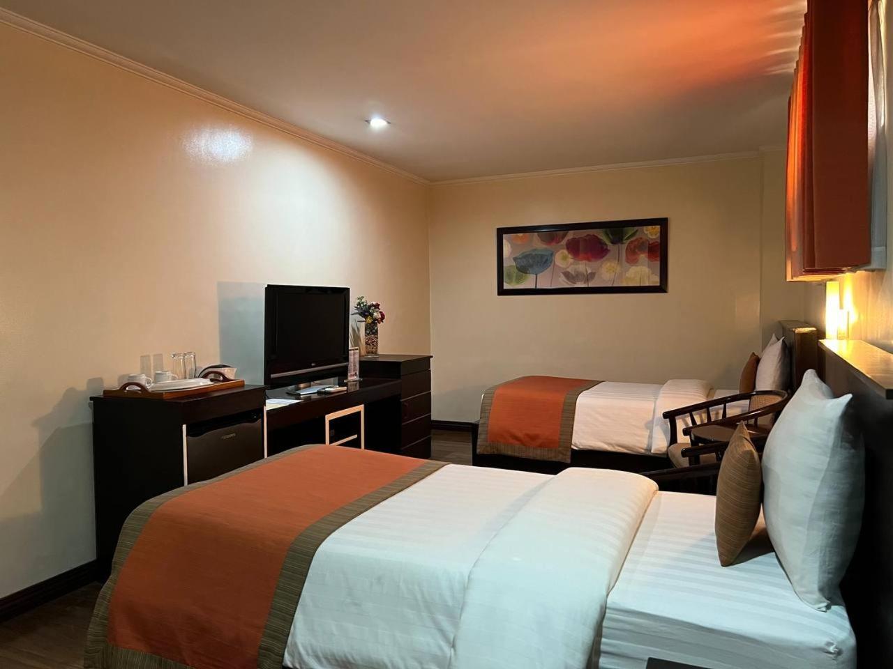 Subic Residencias Olongapo Buitenkant foto