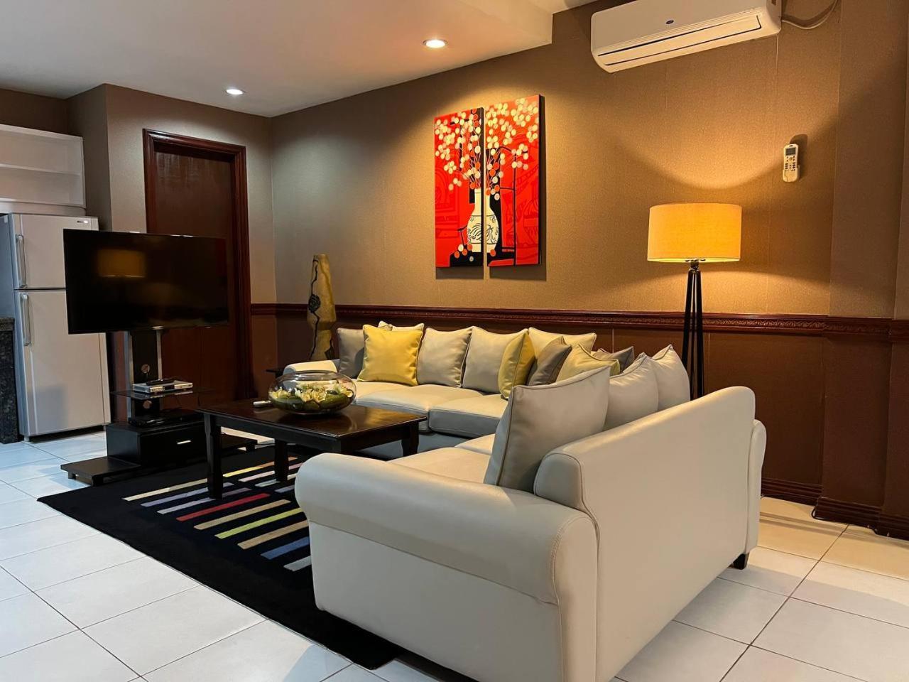 Subic Residencias Olongapo Buitenkant foto
