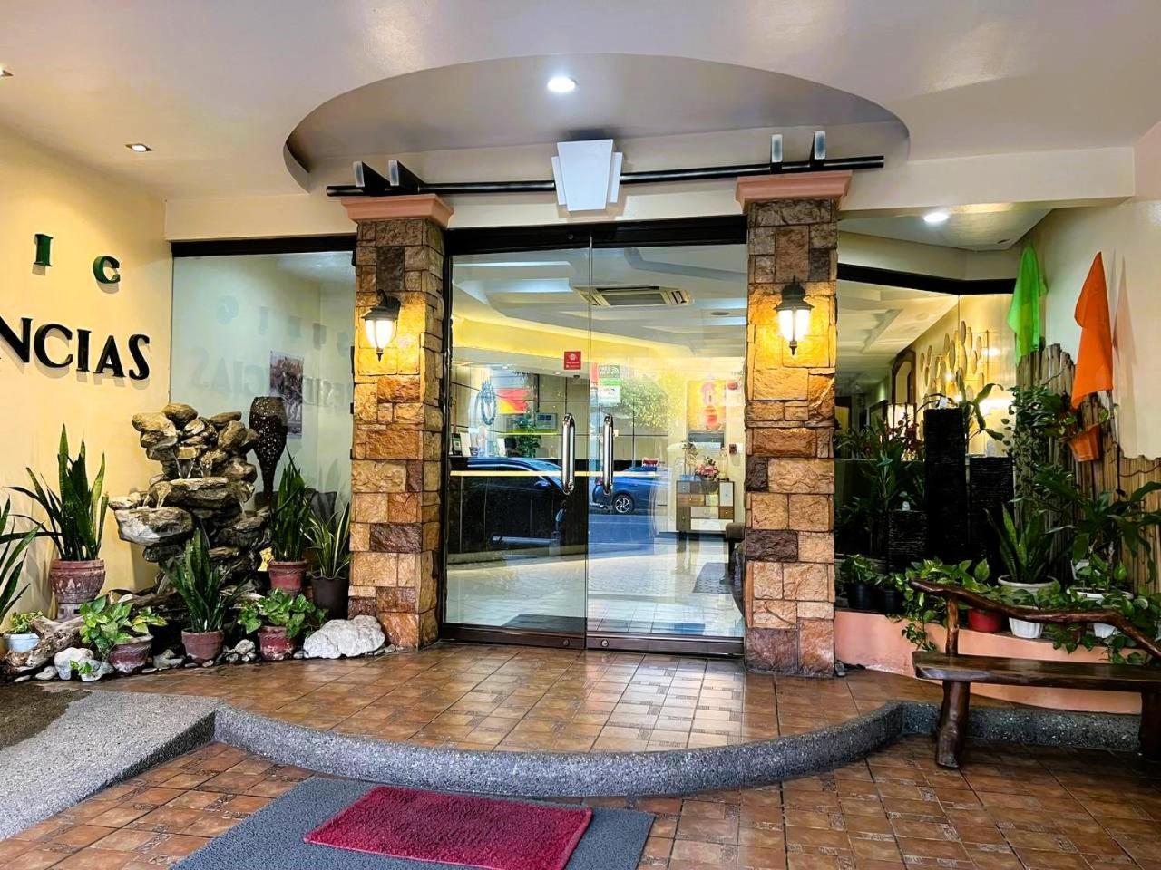 Subic Residencias Olongapo Buitenkant foto