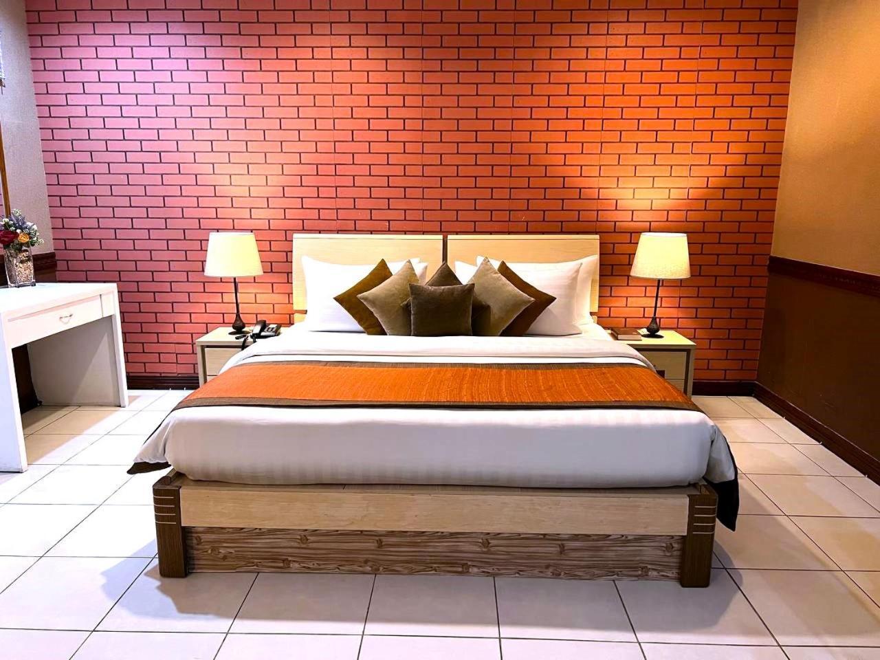 Subic Residencias Olongapo Buitenkant foto