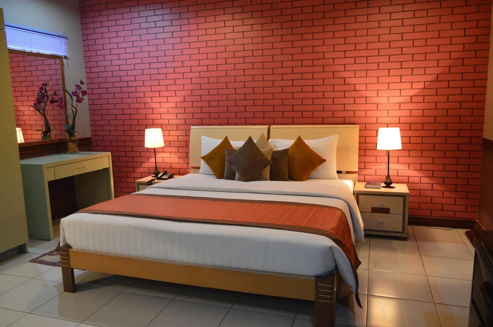 Subic Residencias Olongapo Buitenkant foto