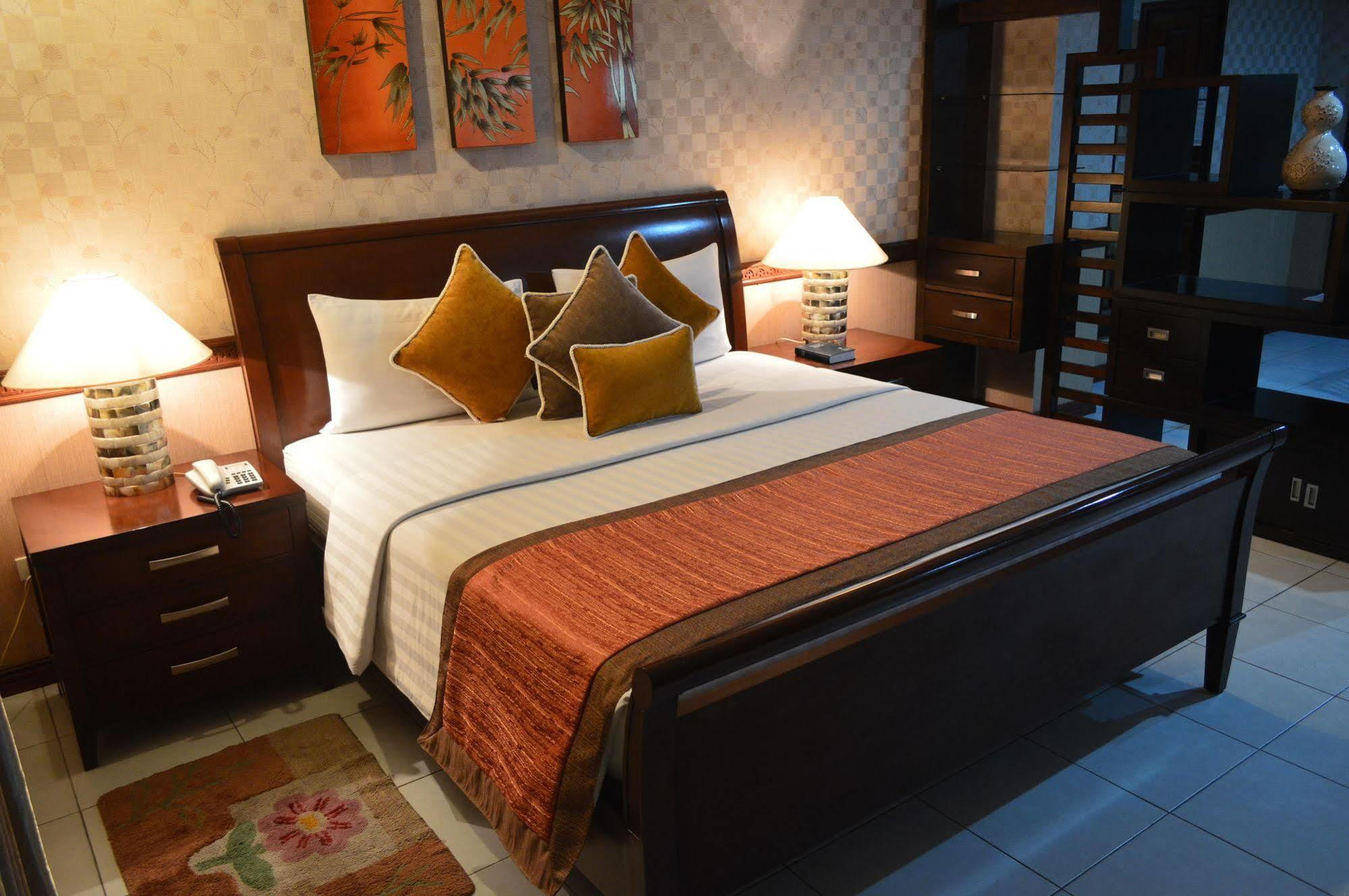 Subic Residencias Olongapo Buitenkant foto