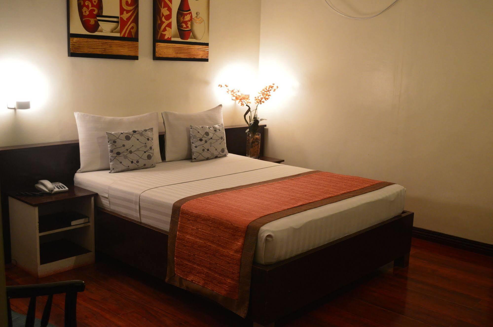 Subic Residencias Olongapo Buitenkant foto